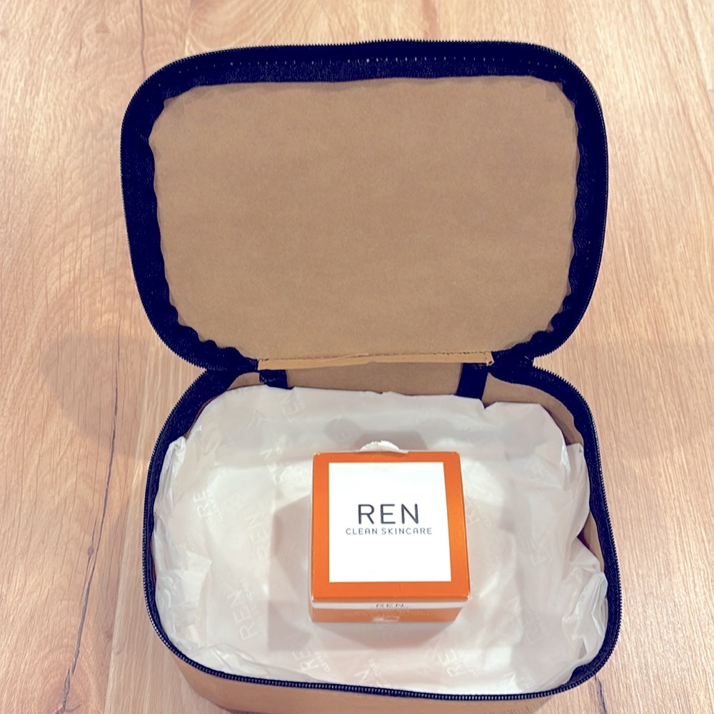 Ren Clean Skincare kit - Picture 2 of 6